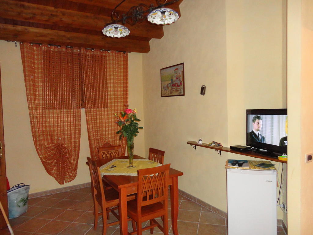Casa Vacanze Caccamo Santa Lucia Ruang foto